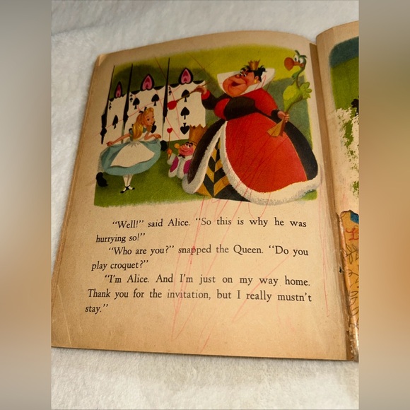 A Little Golden Book - Alice In Wonderland Meets The White Rabbit 1951 - Picture 12 of 16